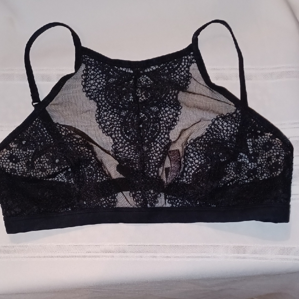 NWOT Elegant Black Lace Bralette